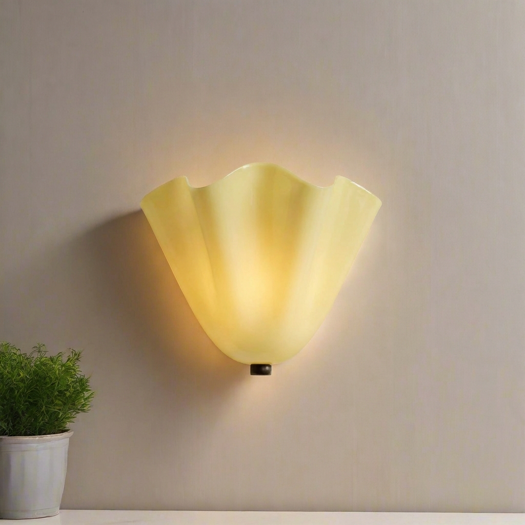 Retro Stained Glass Skirt Shell Wall Sconce LED 1-light
